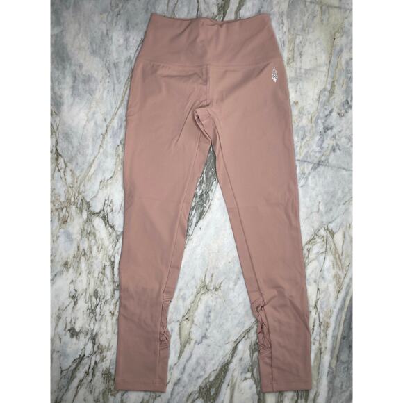FREE PEOPLE MOVEMENT Revelation Cut Out Macrame Muted Pink Leggings Size XS - Picture 1 of 4